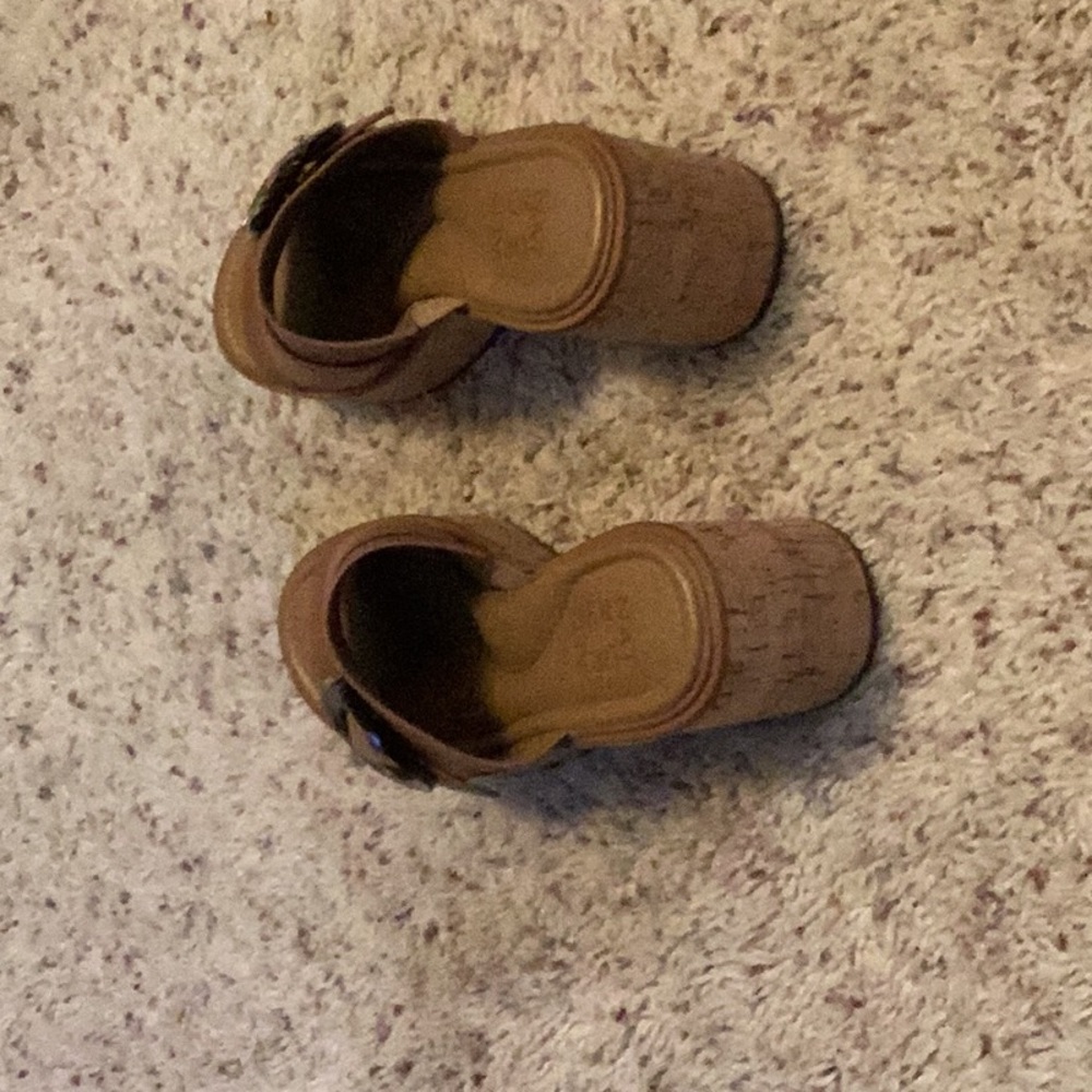 Naturalizer Brown Sandals with Black Buckle - Picture 3 of 4